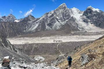 Everest-Chola-pass-trek 