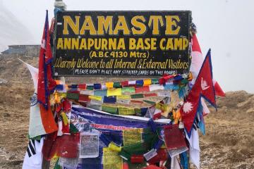 Trekking in nepal himalaya